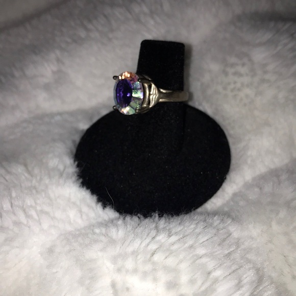 Iridescent crystal set in sterling silver ring with whale tail bezel - Picture 2 of 4